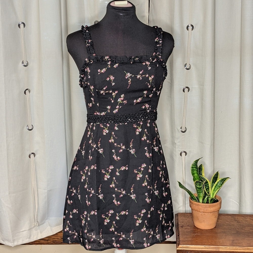 Lulu's black floral ruffle dress Small